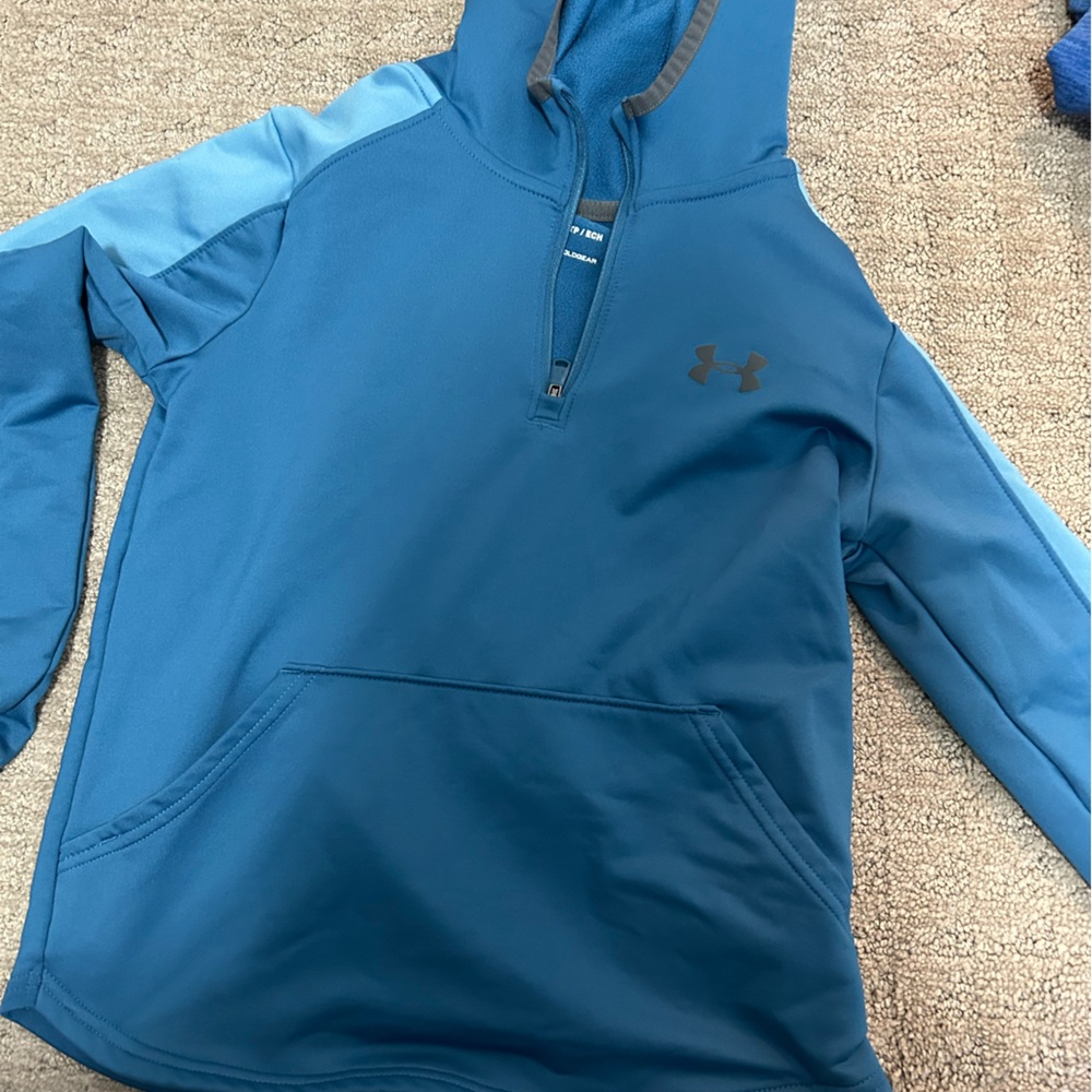 Boys XS Under Armour hooded 3/4 zip